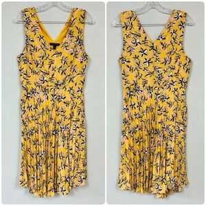 BANANA REPUBLIC 🚌 Floral Pleated Flare Dress - Yellow - Size 8